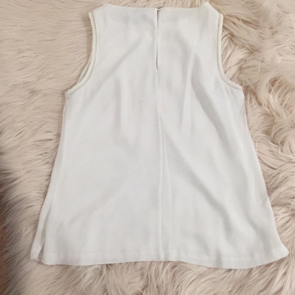 White House Black market top - Picture 2 of 4